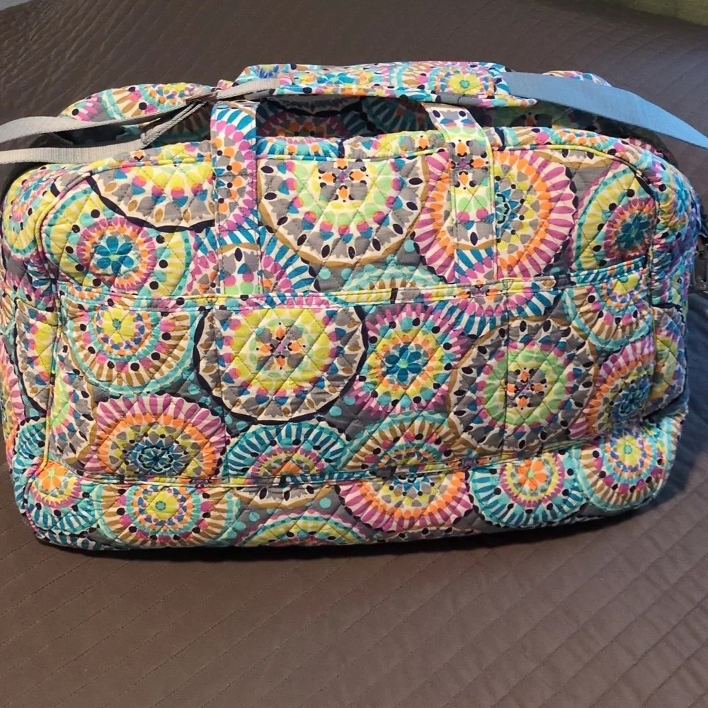 Vera Bradley Sunny Medallion Grand Traveler Bag - Picture 5 of 6